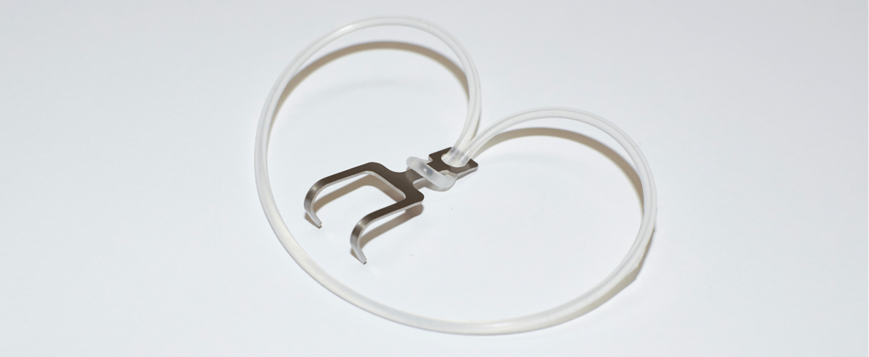 Retractor for surgery